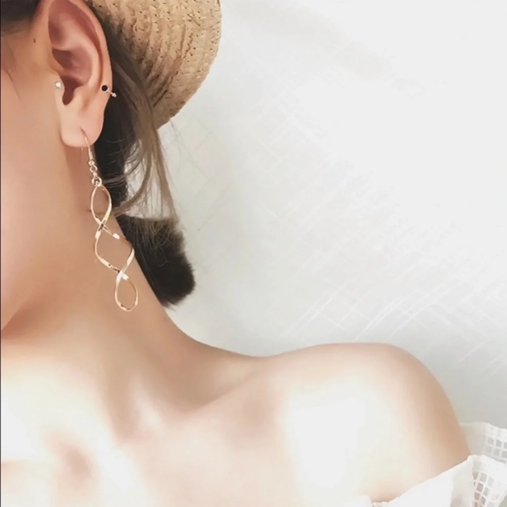 Spiral dangle earrings